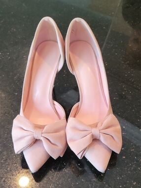 Women's Pink Bow Pointed-Toe Pumps